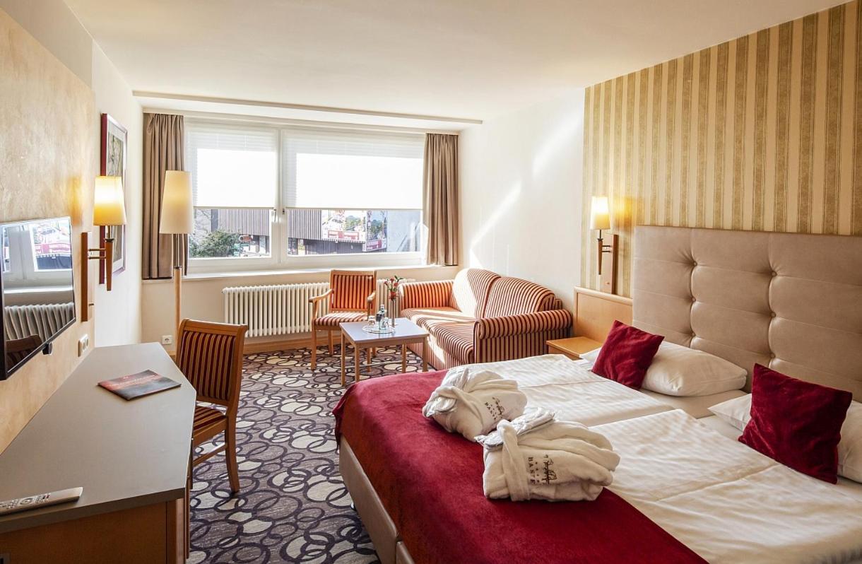 Berghotel Bastei ローメン エクステリア 写真