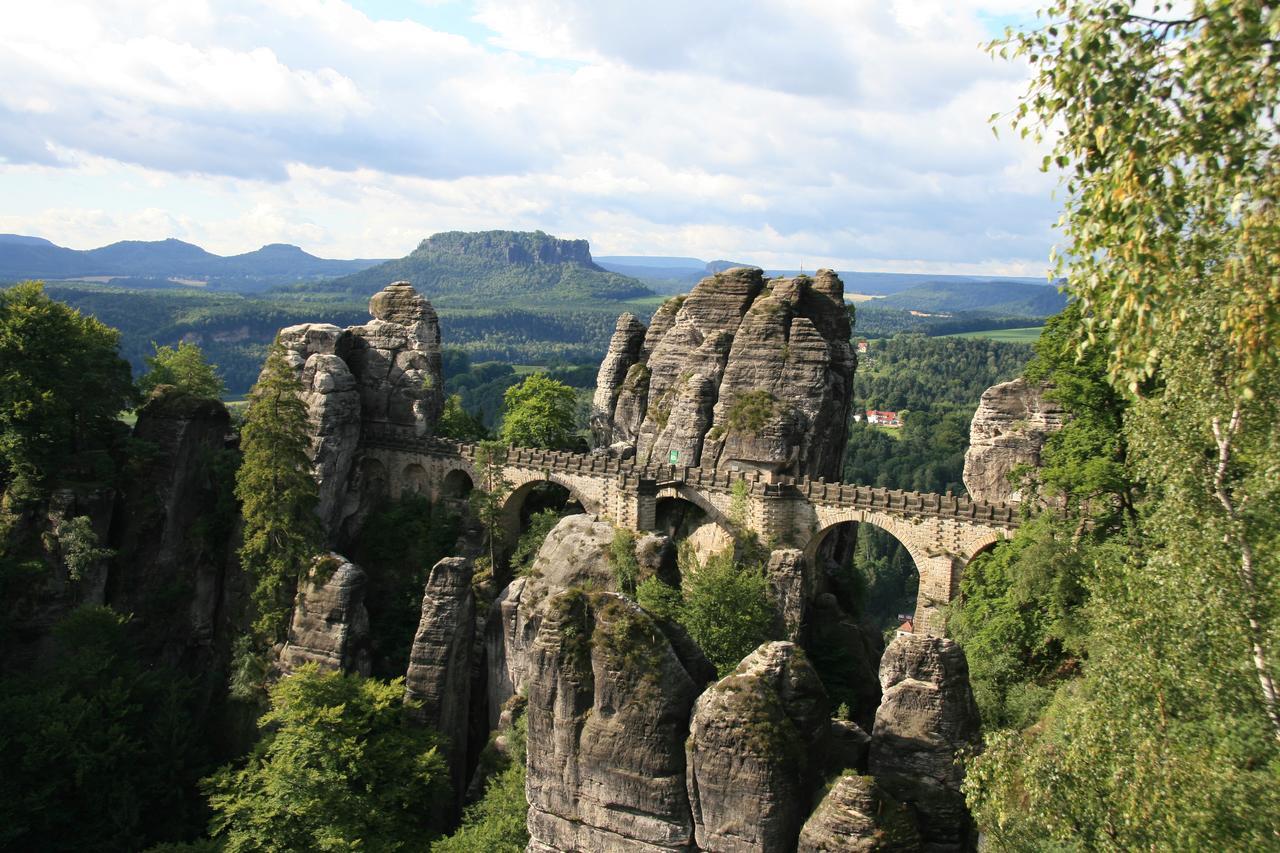 Berghotel Bastei ローメン エクステリア 写真